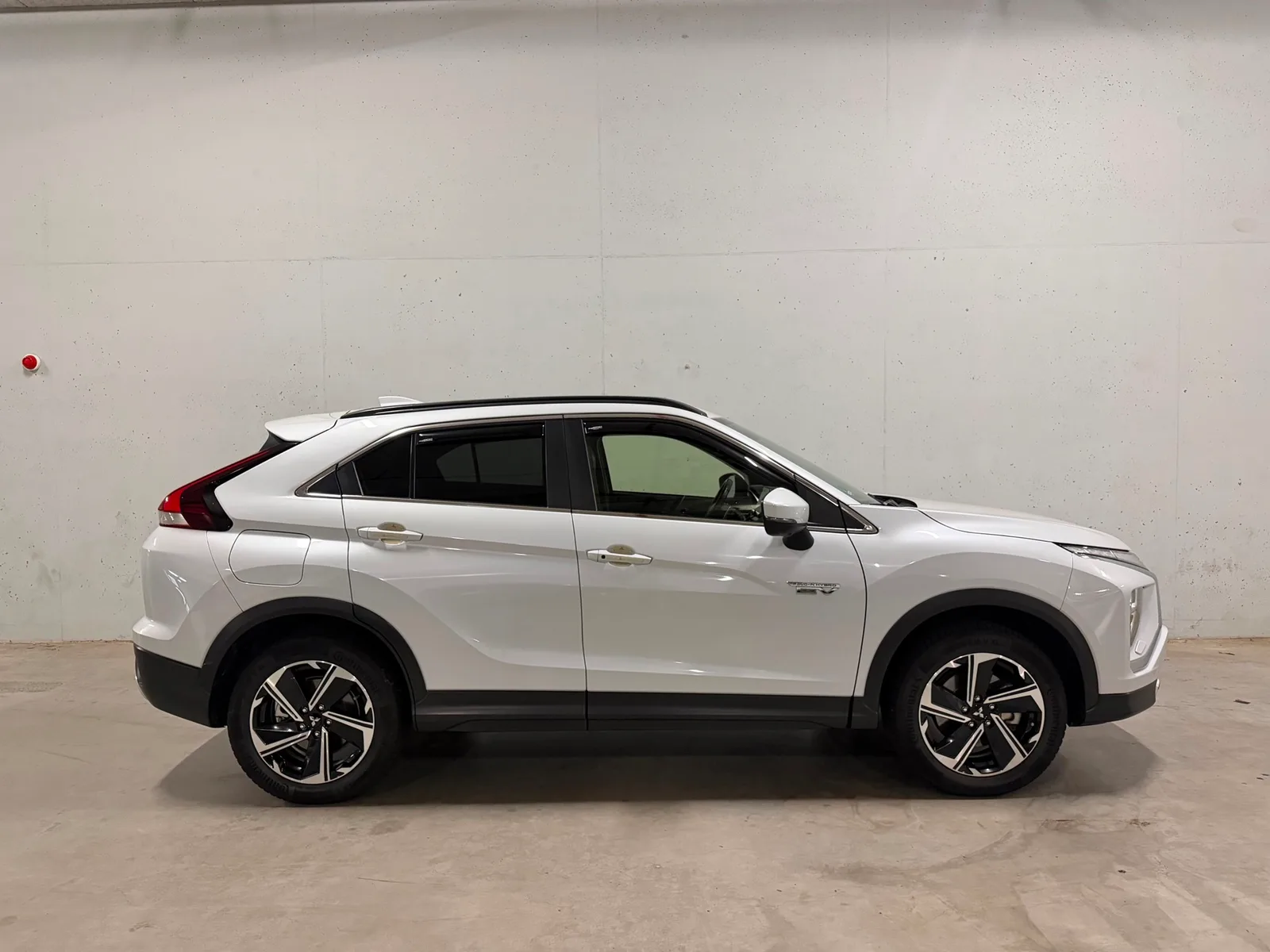 Mitsubishi Eclipse Cross (2021) — foto 1