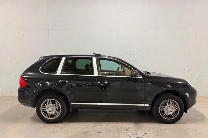 Porsche Cayenne (2003)