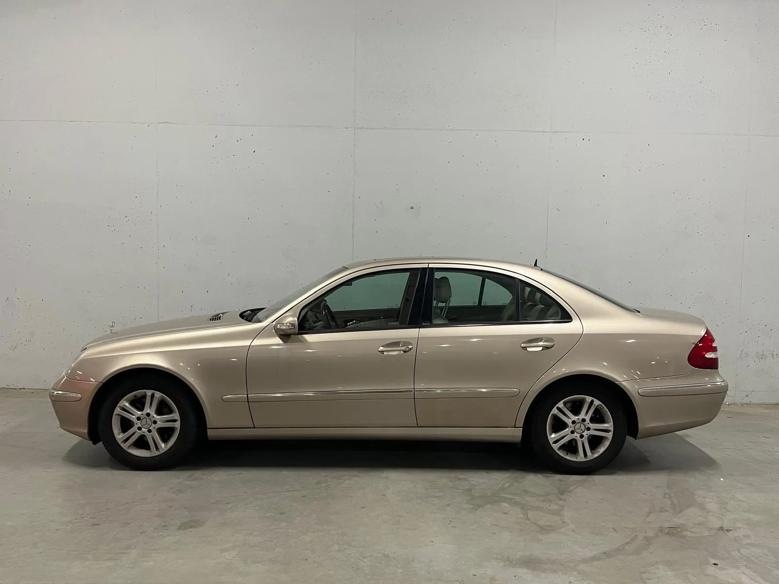 Mercedes-Benz E-Klasse (2003) — foto 1
