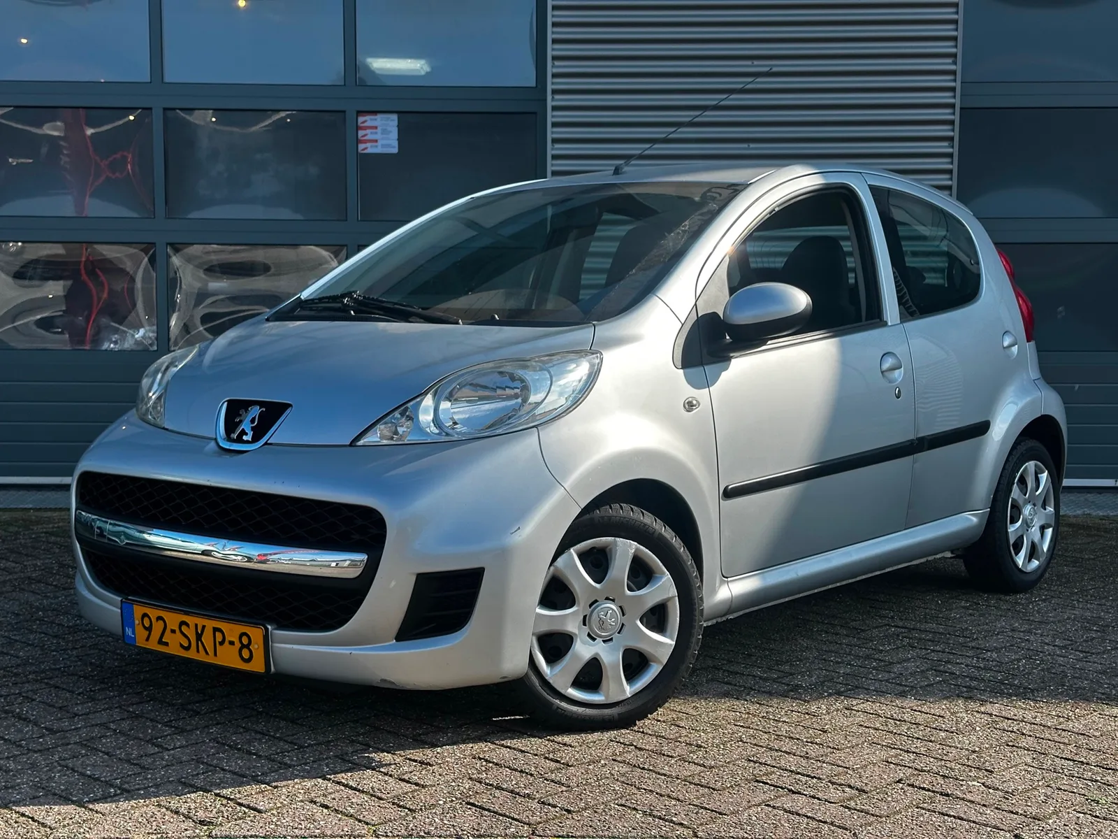Peugeot 107 (2011) — foto 1