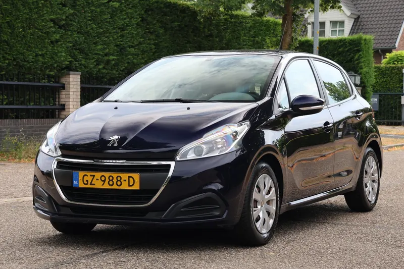 Peugeot 208 (2015)