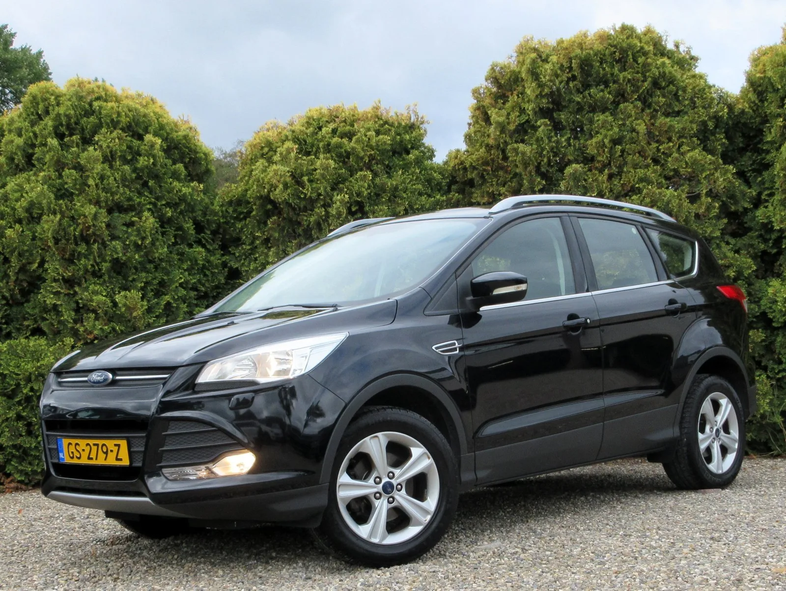 Ford Kuga (2015) — foto 1