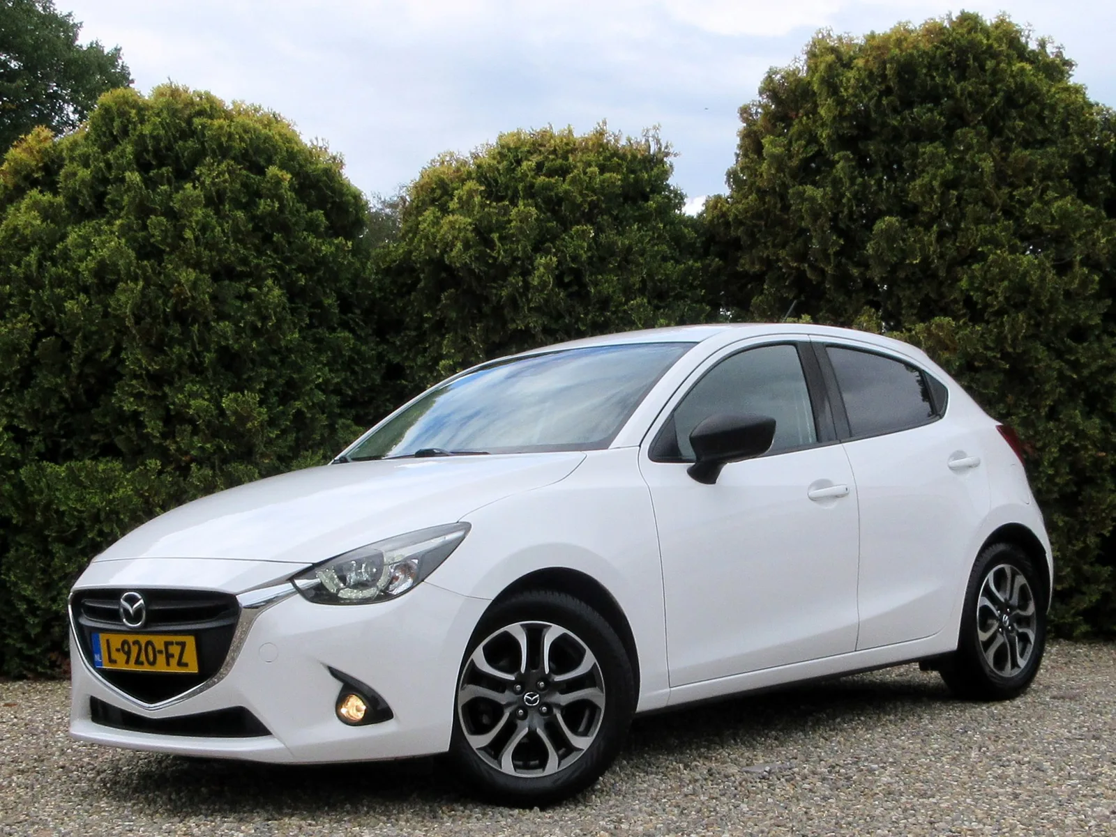 Mazda 2 (2017) — foto 1