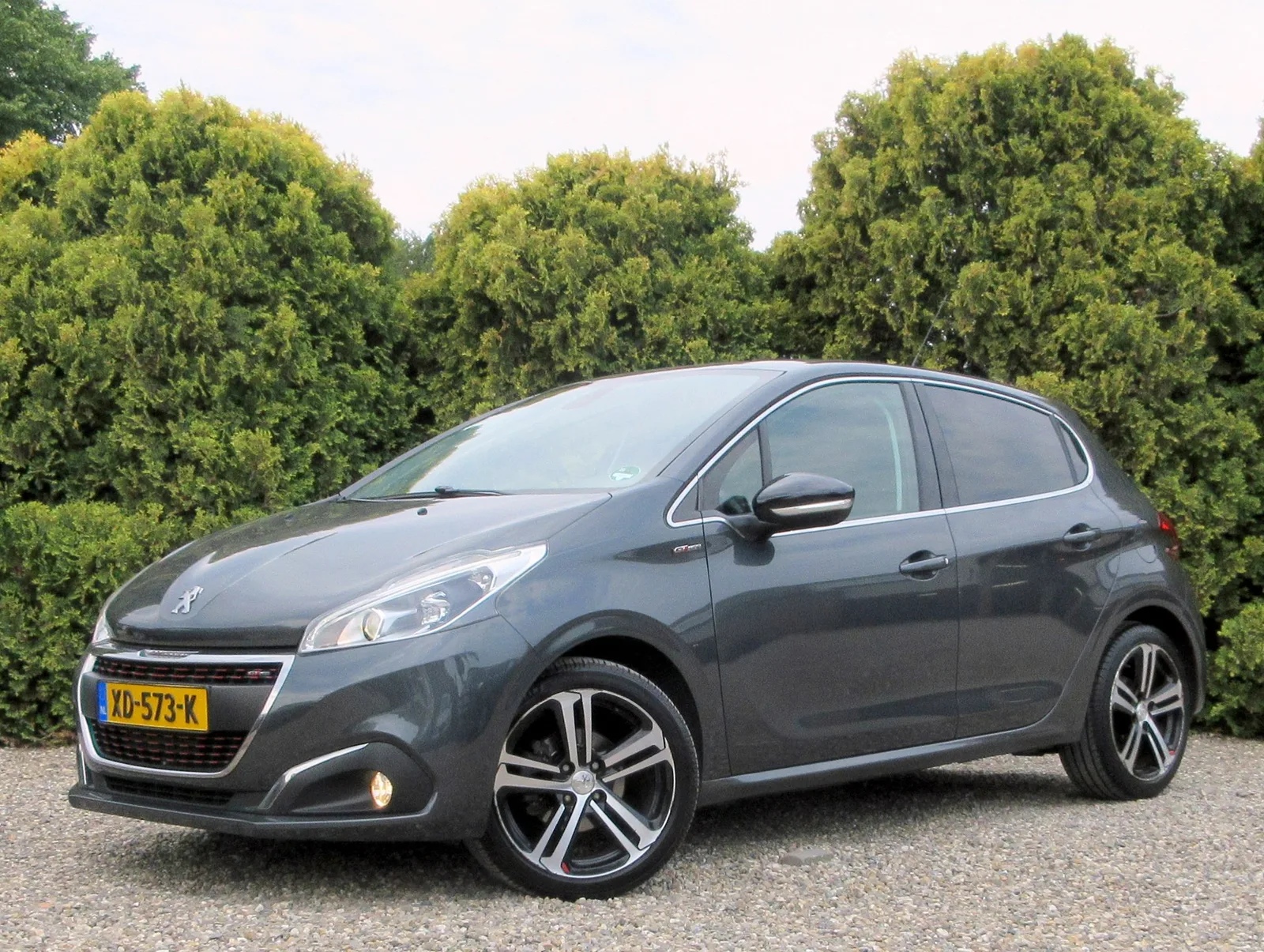Peugeot 208 (2016) — foto 1