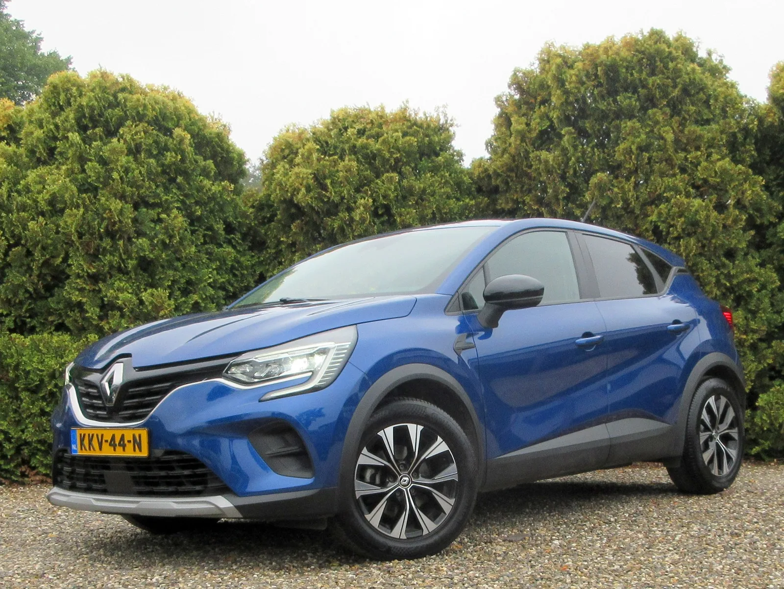 Renault Captur (2023) — foto 1