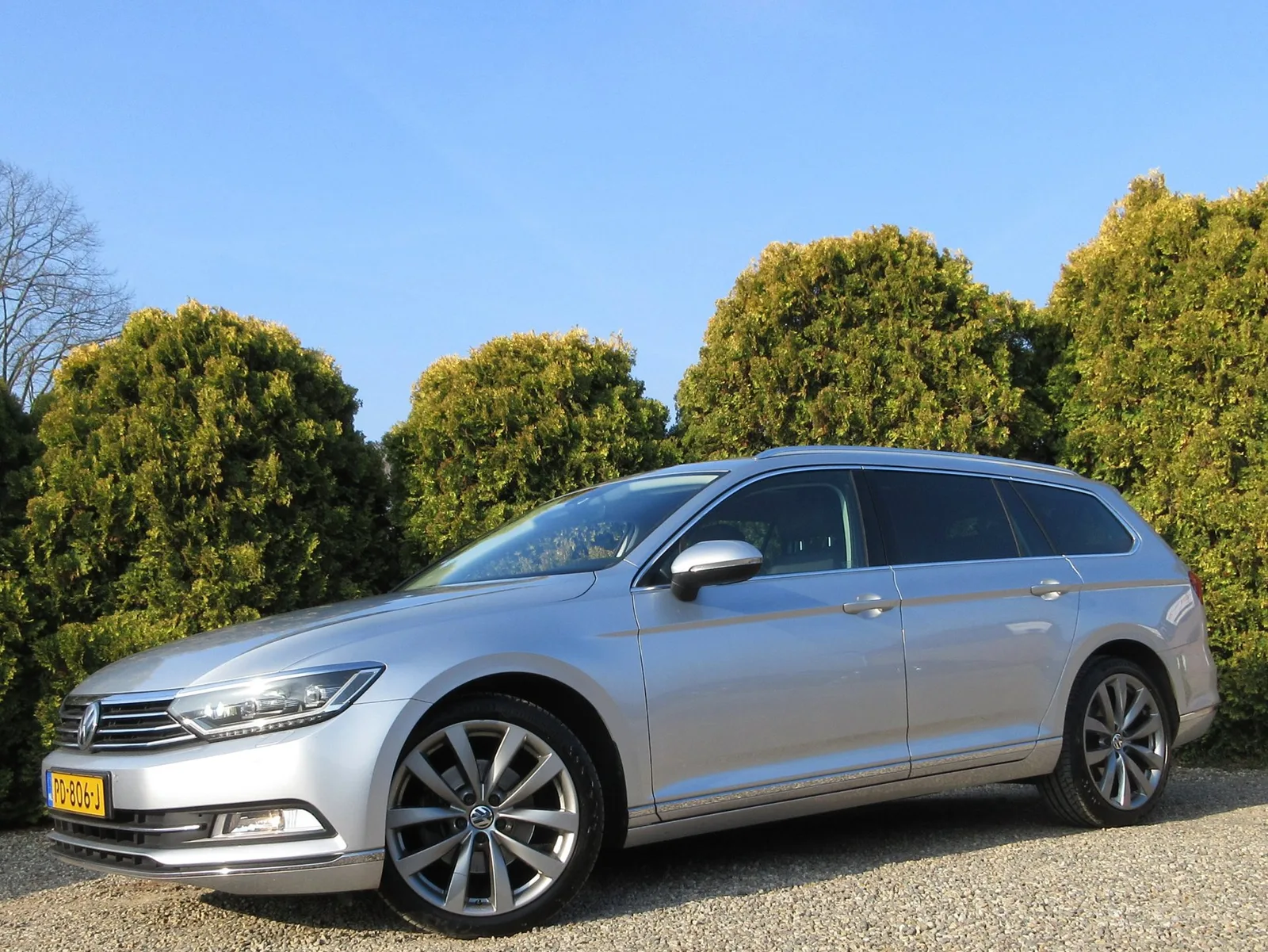 Volkswagen Passat (2017) — foto 1