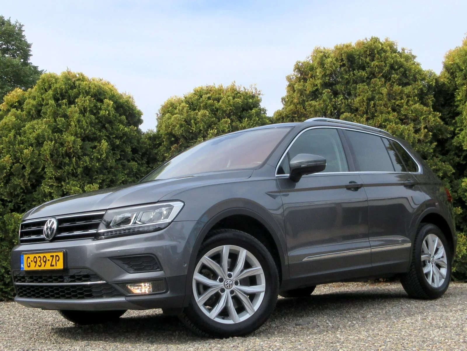 Volkswagen Tiguan (2020) — foto 1