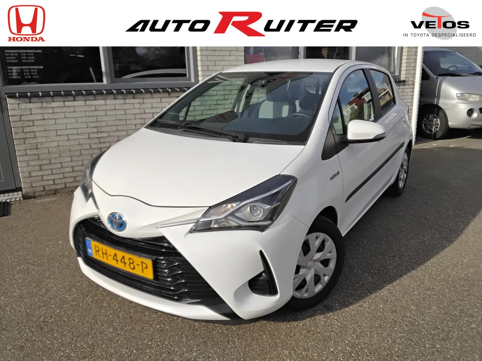 Toyota Yaris (2017) — foto 1