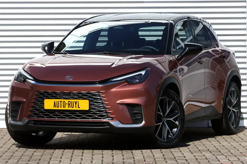 Lexus LBX (2025)