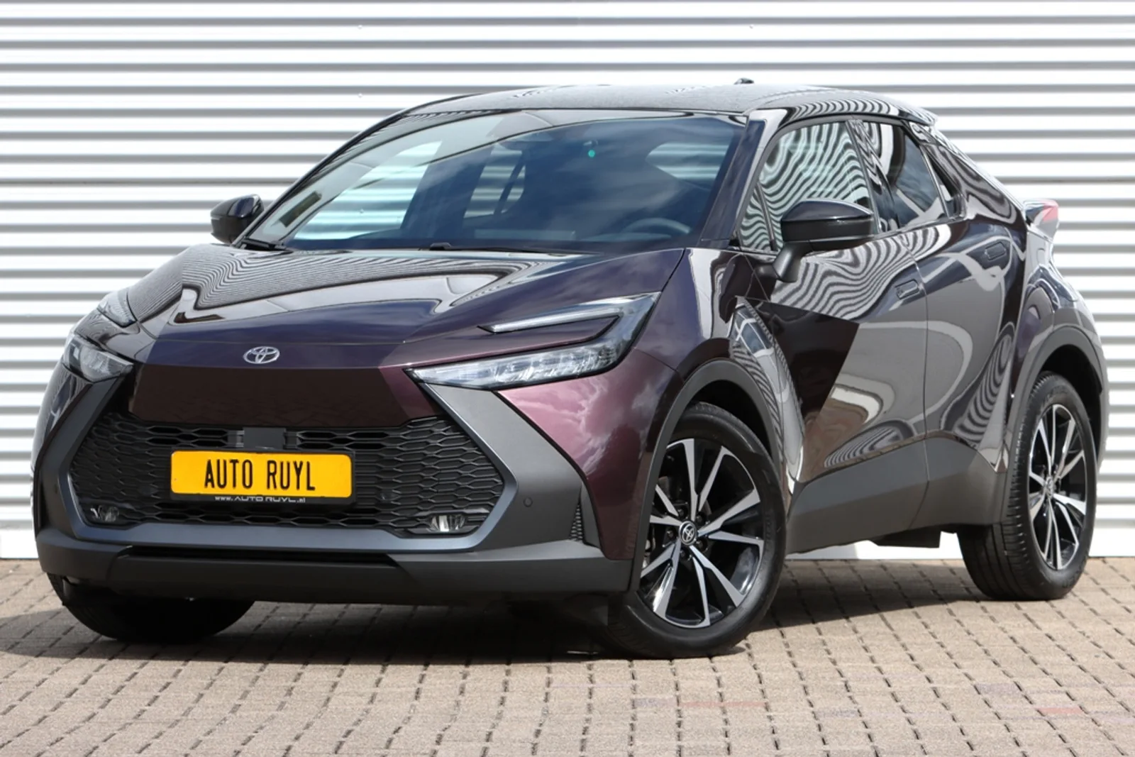 Toyota C-HR (2024) — foto 1
