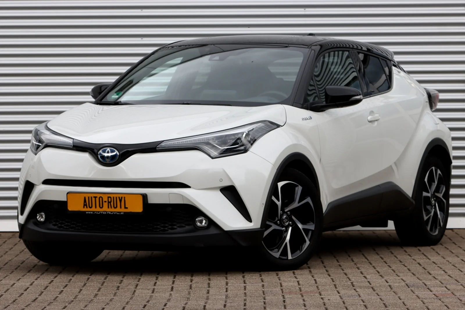 Toyota C-HR (2018) — foto 1