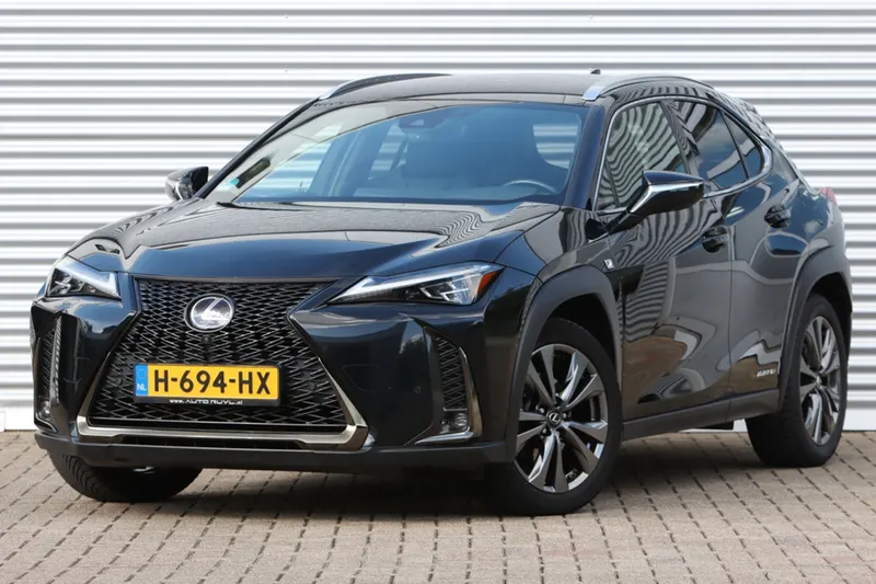Lexus UX (2020)
