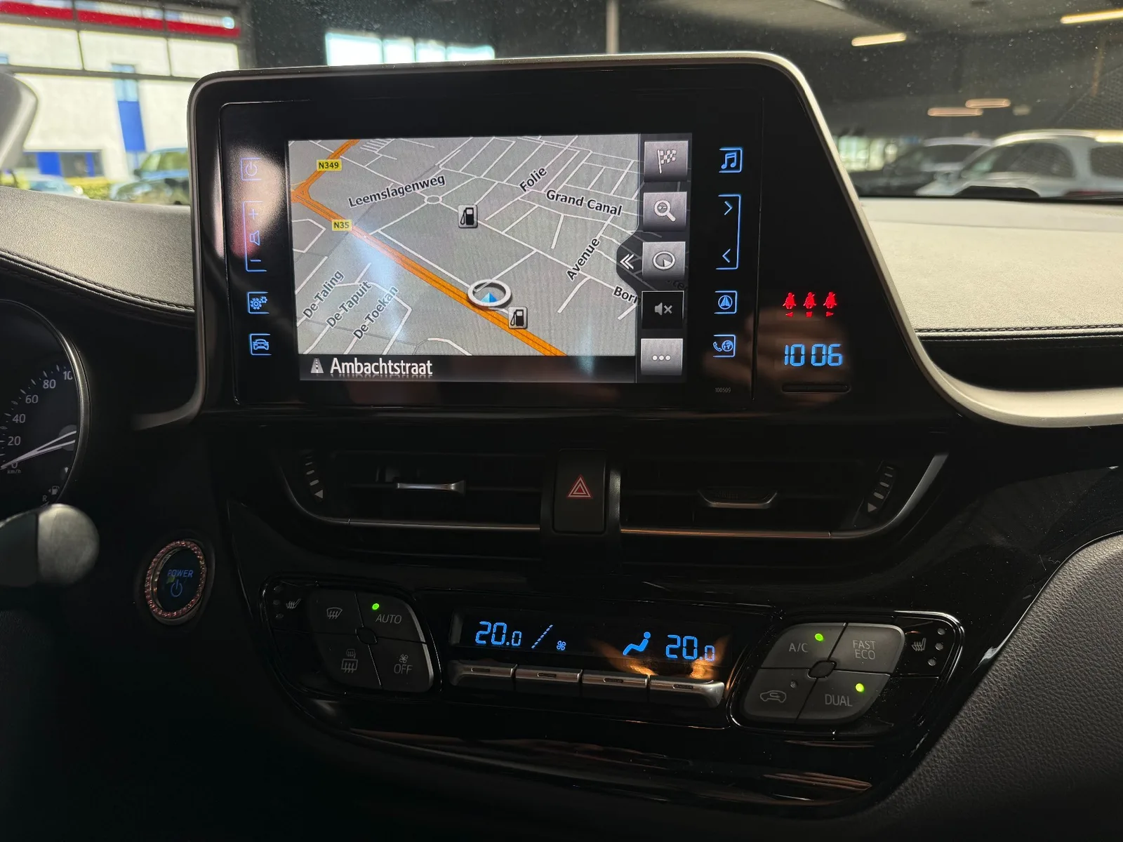 Toyota C-HR (2019) — foto 1