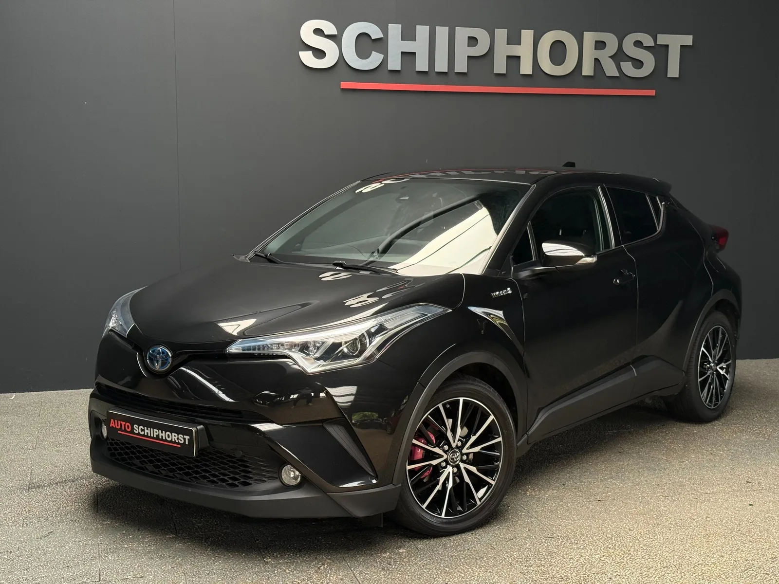 Toyota C-HR (2019) — foto 1