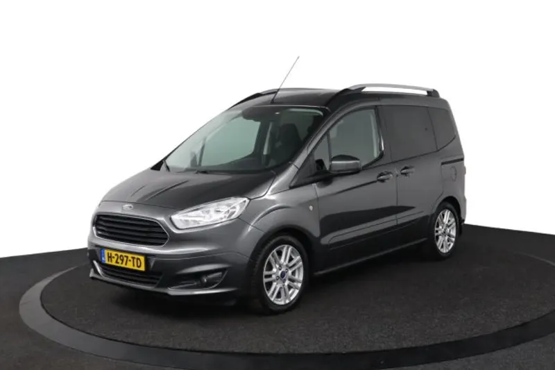 Ford Tourneo Courier (2017)