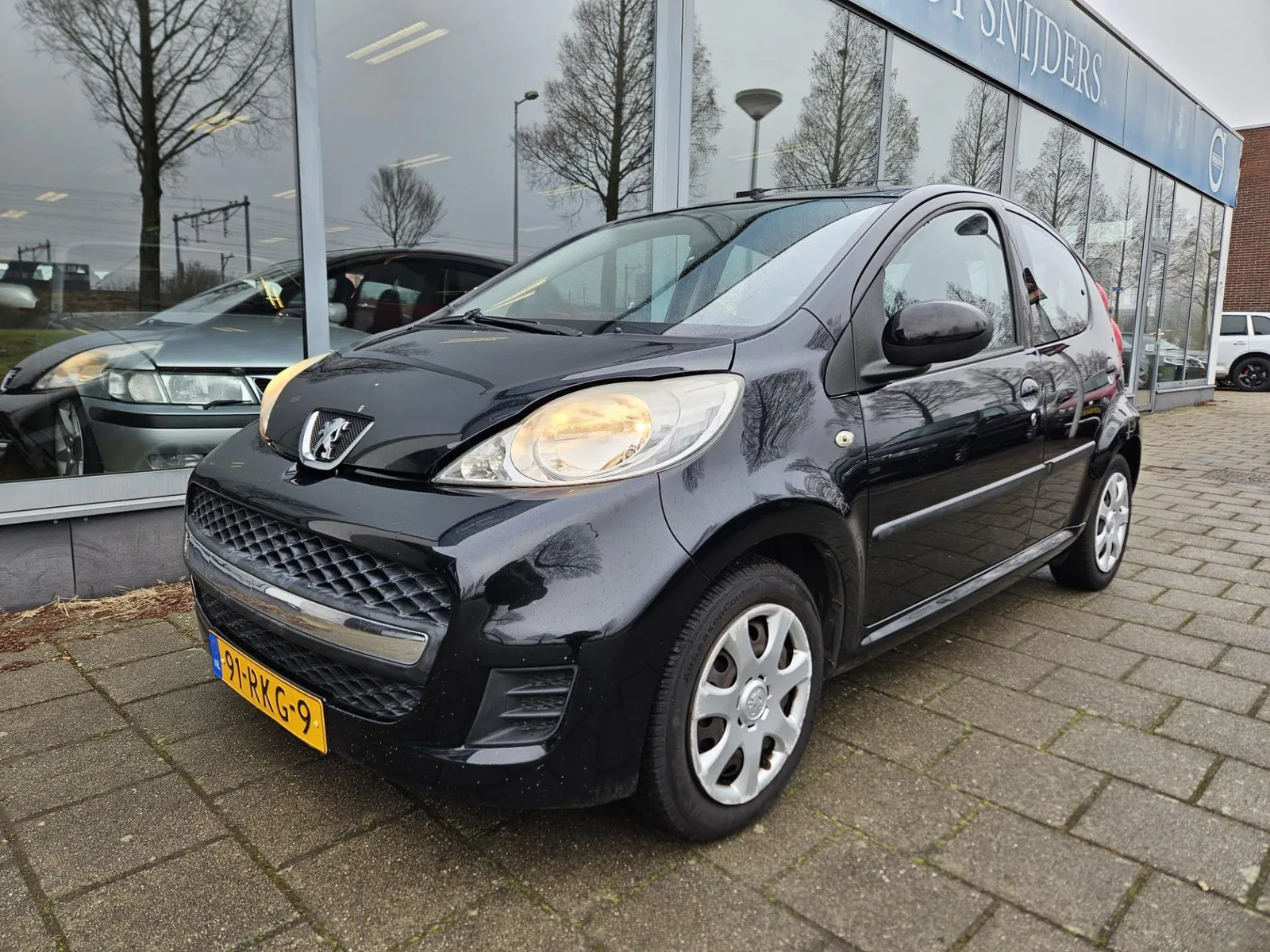 Peugeot 107 (2011) — foto 1