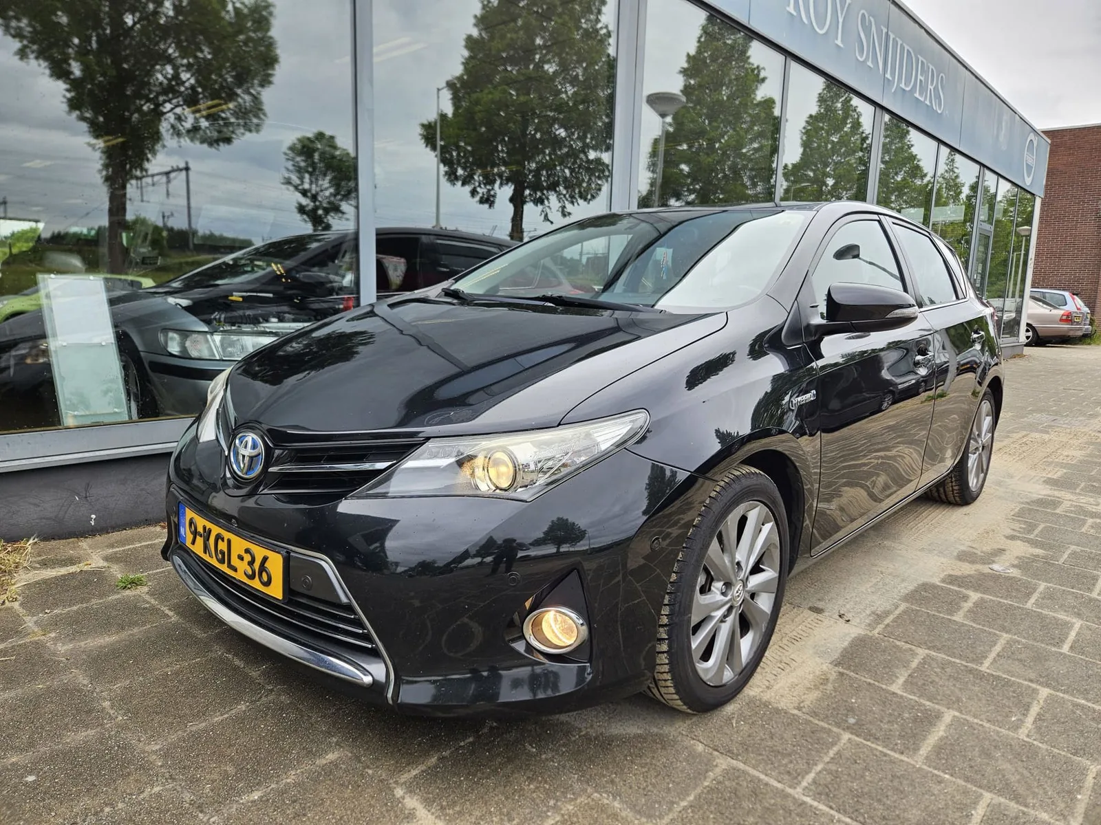 Toyota Auris (2013) — foto 1