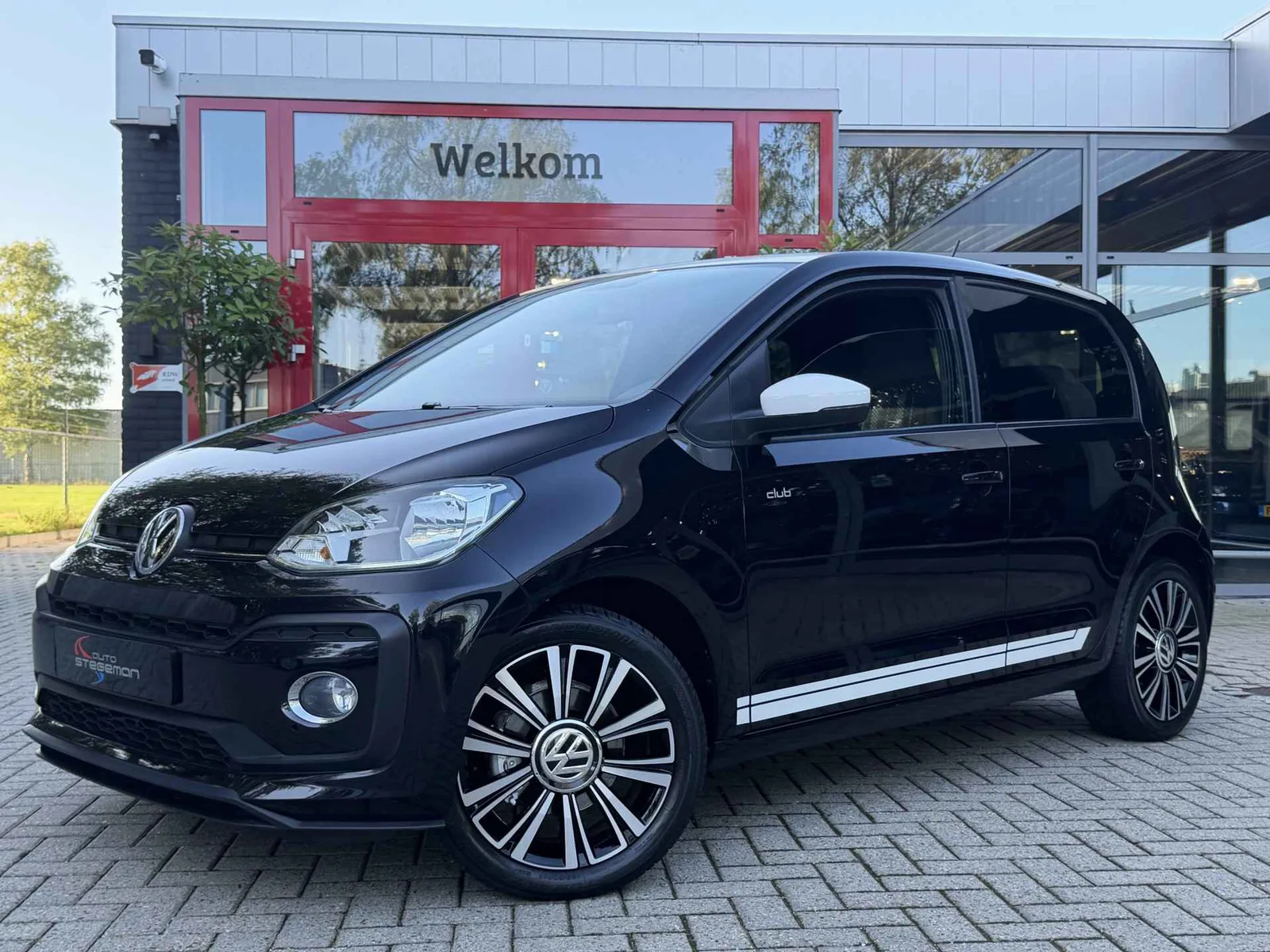 Volkswagen Up (2016) — foto 1