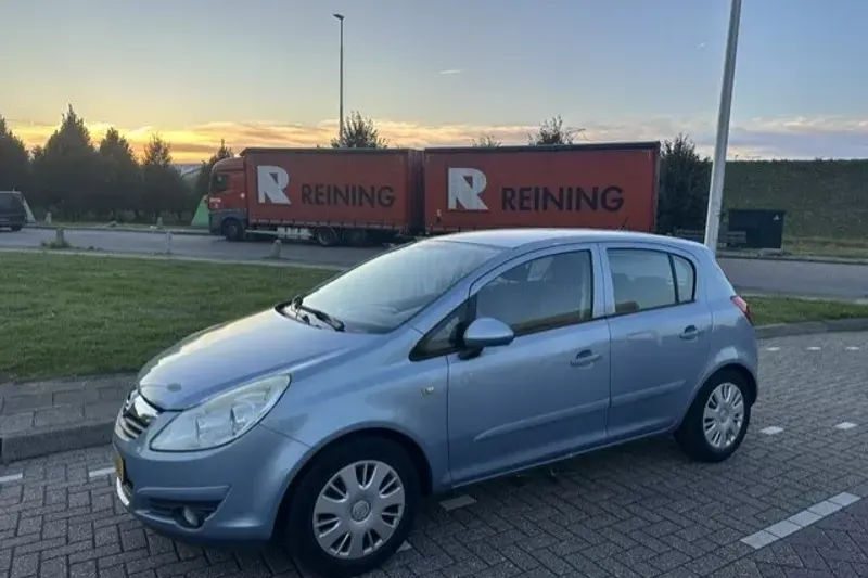 Opel Corsa (2008)