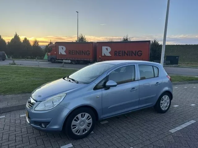 Opel Corsa (2008) — foto 1