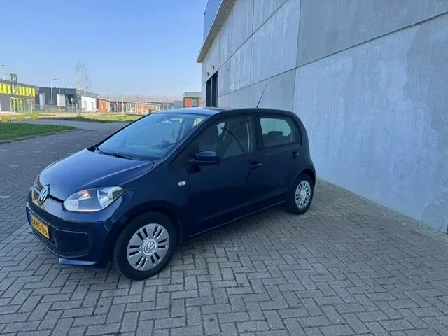 Volkswagen Up! (2013) — foto 1