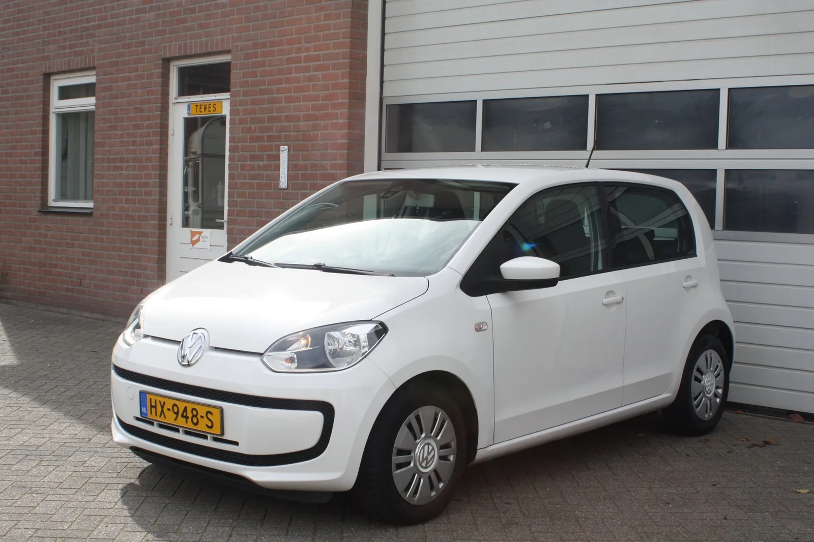 Volkswagen Up! (2016) — foto 1