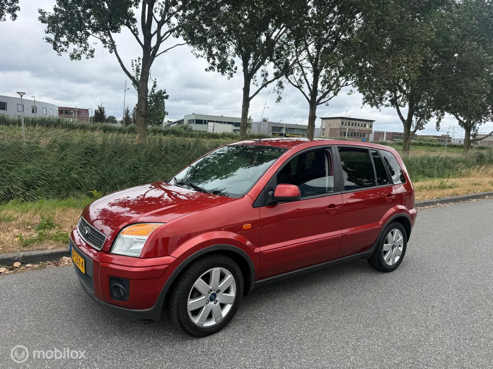 Ford Fusion (2010) — foto 1