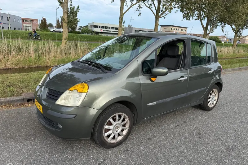 Renault Modus (2004)