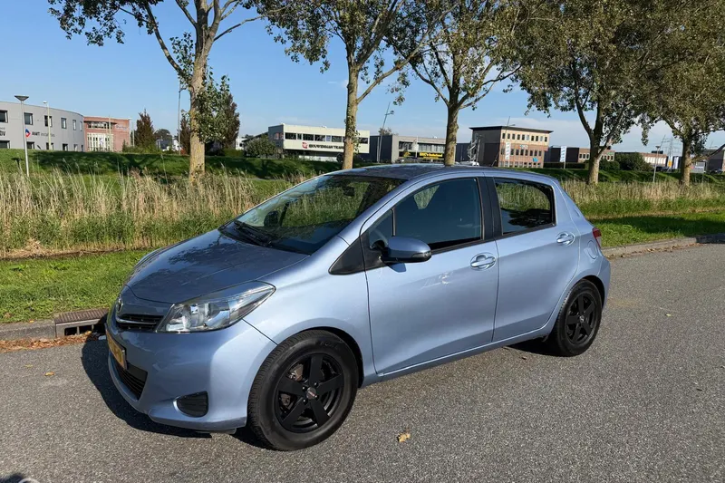 Toyota Yaris (2012)