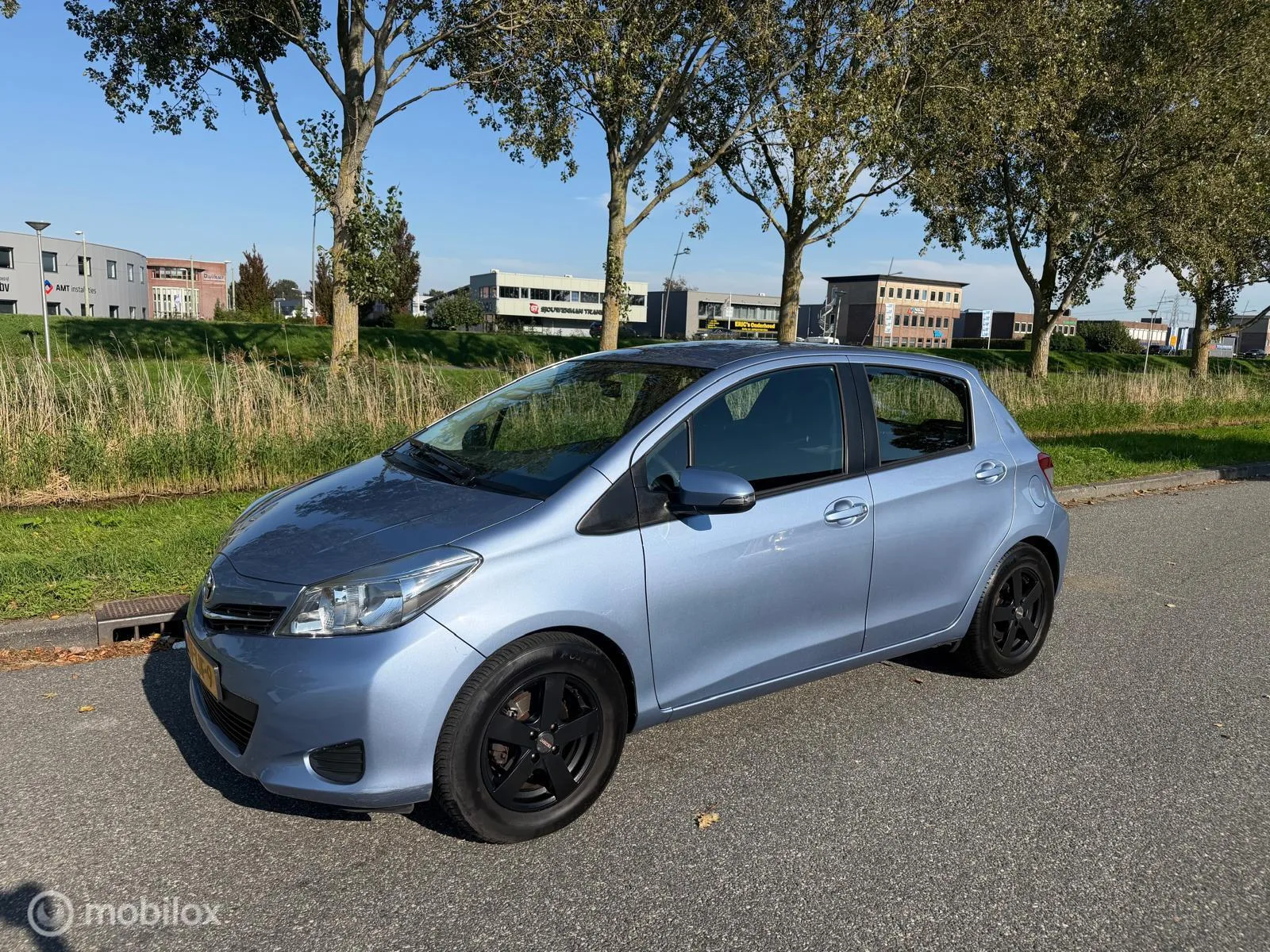 Toyota Yaris (2012) — foto 1