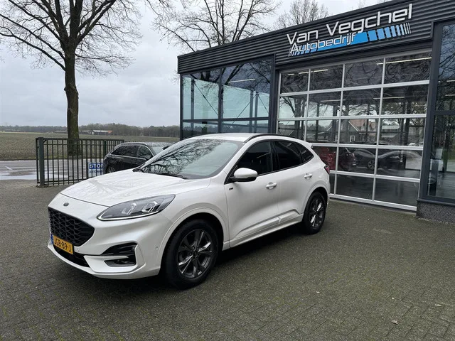 Ford Kuga (2023) — foto 1