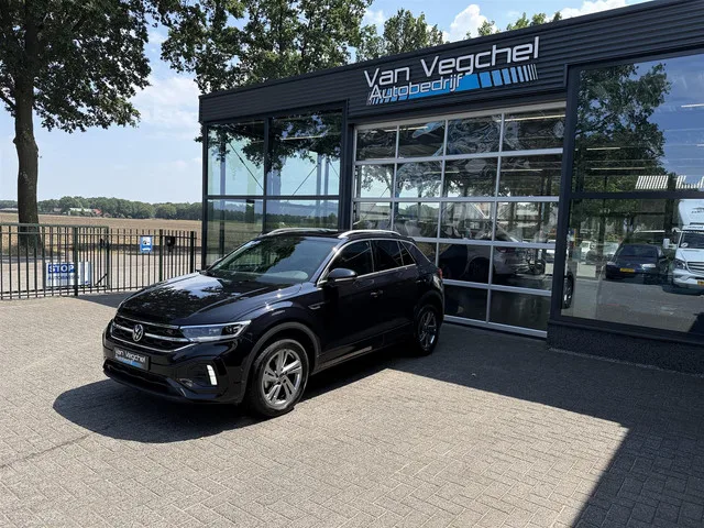 Volkswagen T-Roc (2024) — foto 1