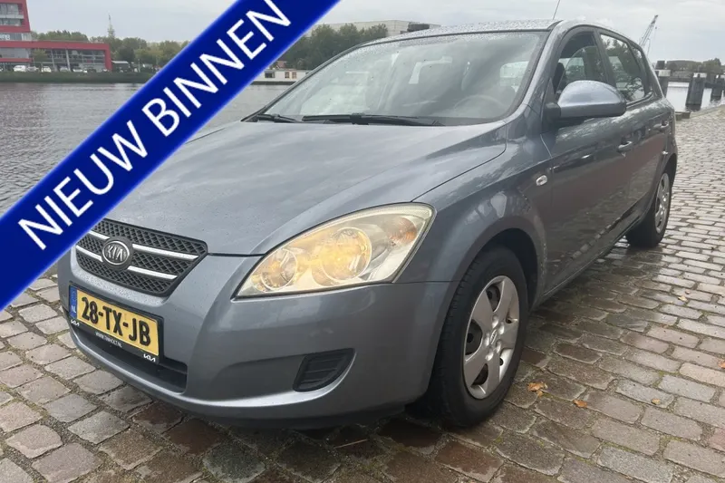 Kia Ceed (2007)