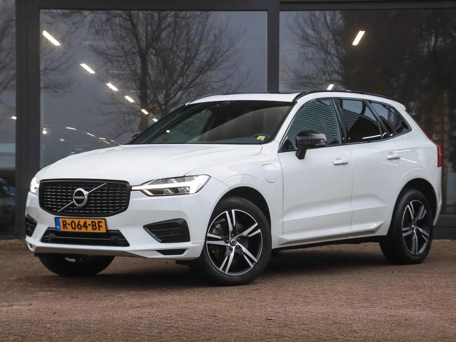 Volvo XC60 (2022) — foto 1