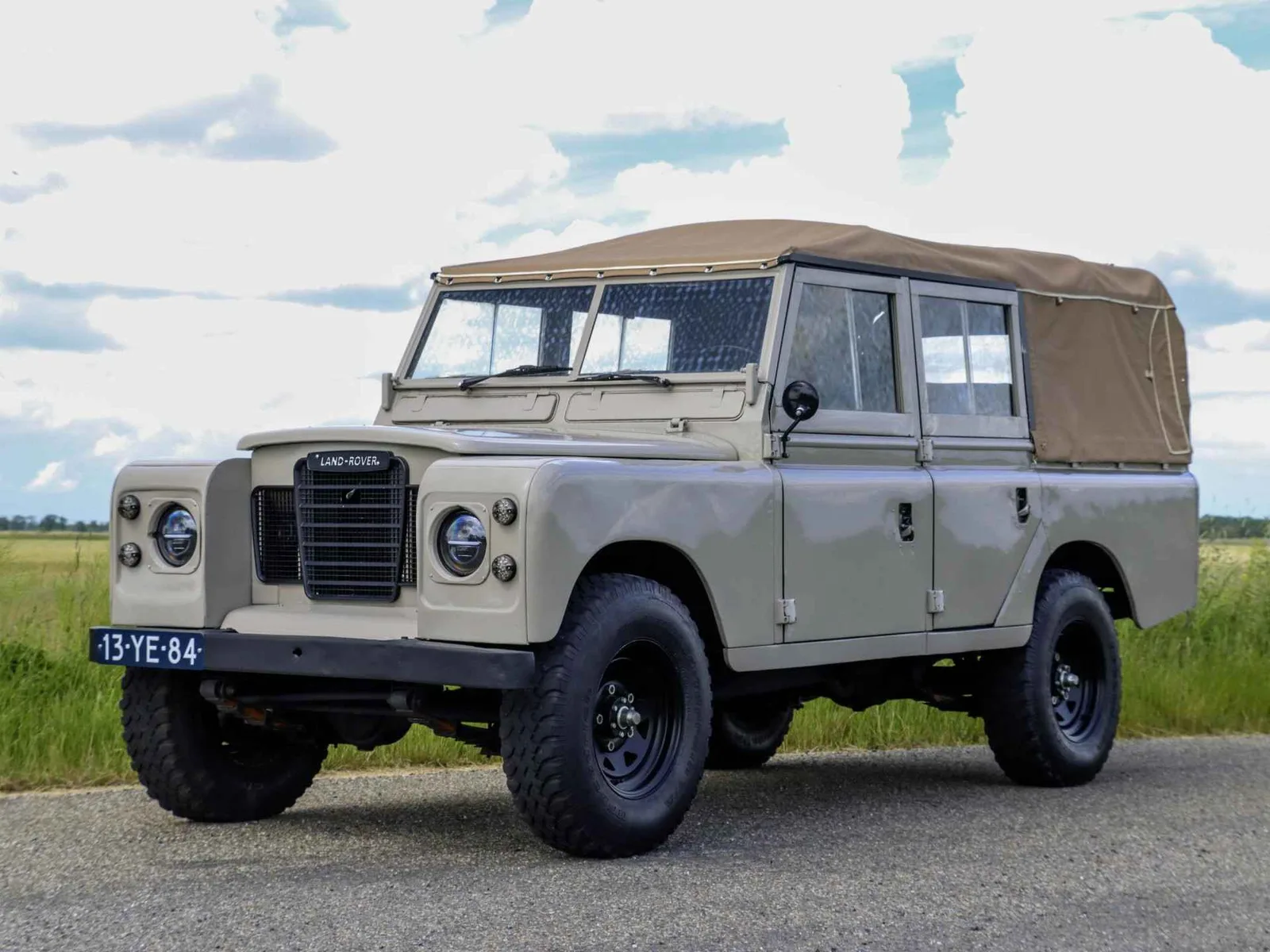 Land Rover 109 (1976) — foto 1