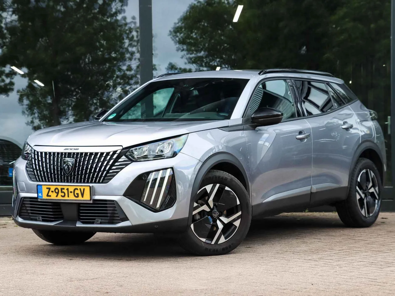 Peugeot 2008 (2024) — foto 1