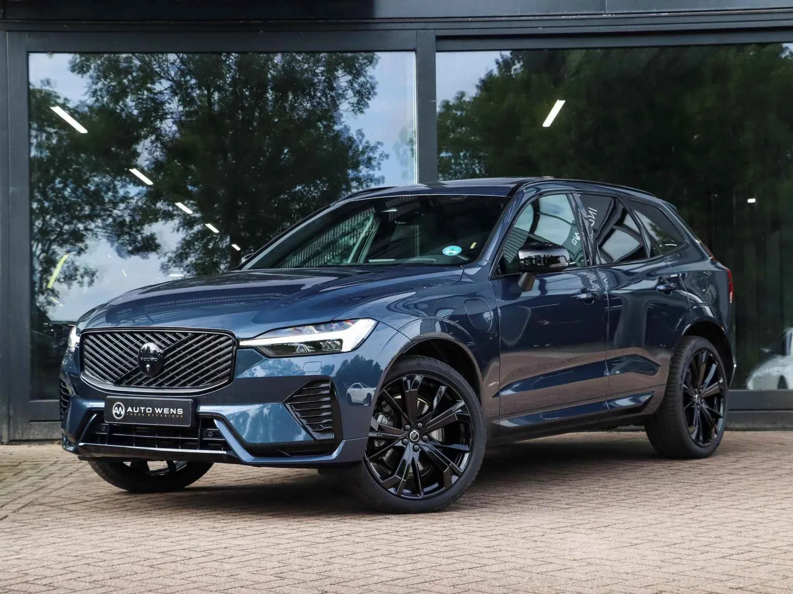 Volvo XC60 (2025) — foto 1