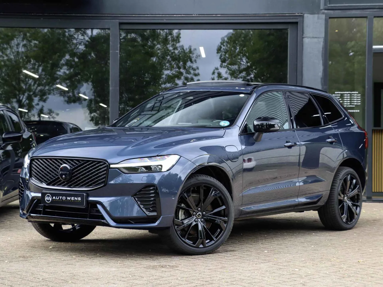 Volvo XC60 (2025) — foto 1