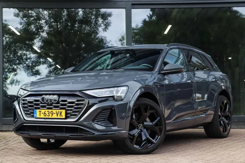 Audi Q8 e-tron (2023)