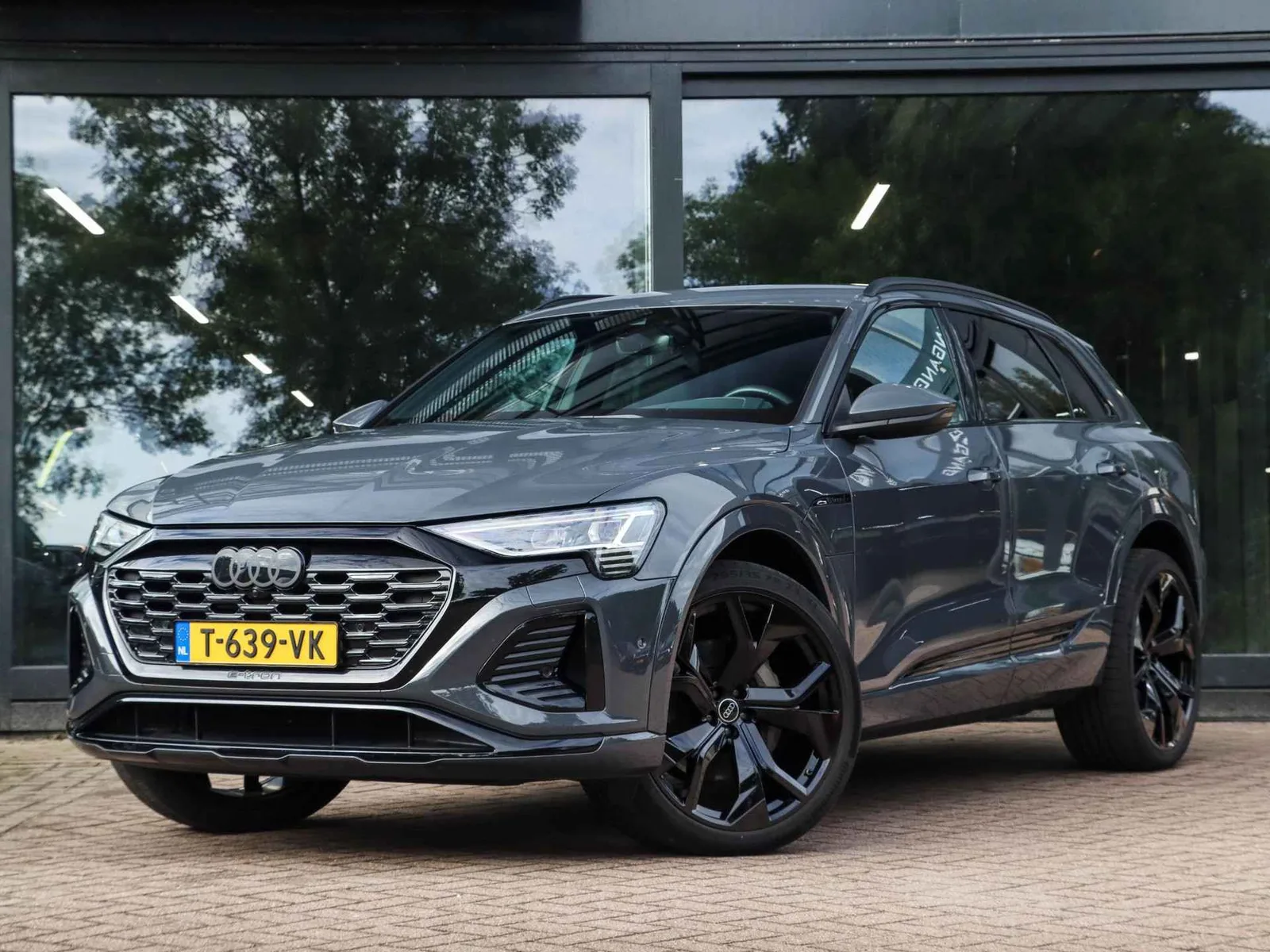 Audi Q8 e-tron (2023) — foto 1