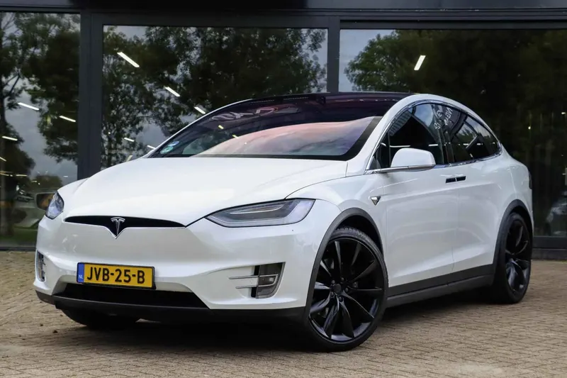 Tesla Model X (2020)