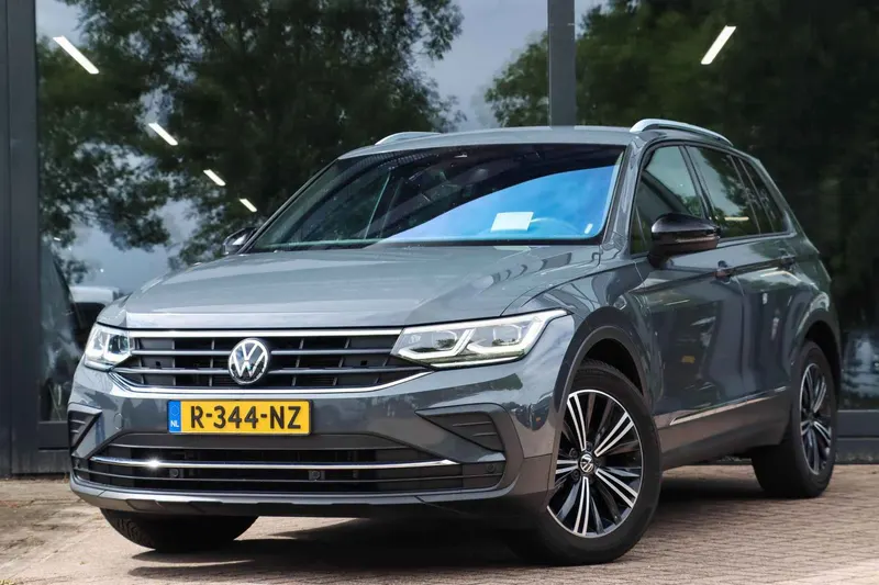 Volkswagen Tiguan (2022)