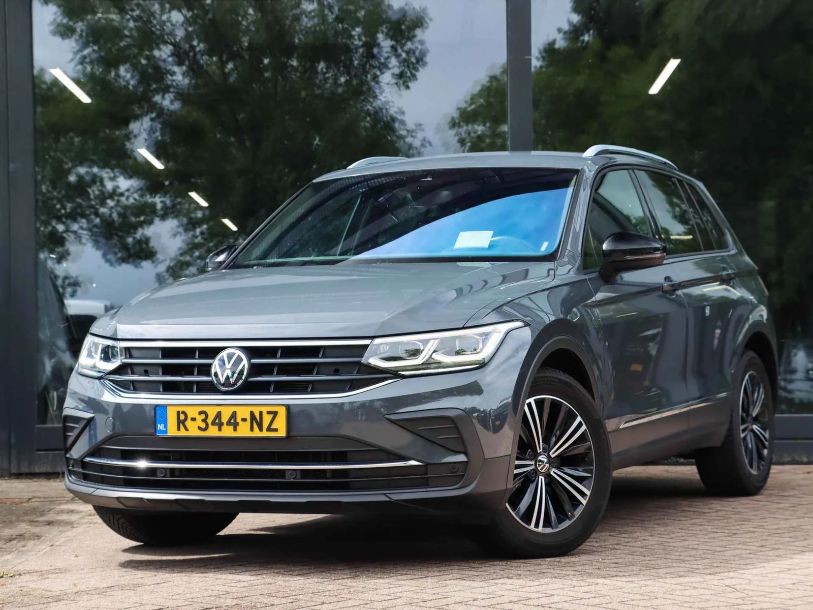 Volkswagen Tiguan (2022) — foto 1