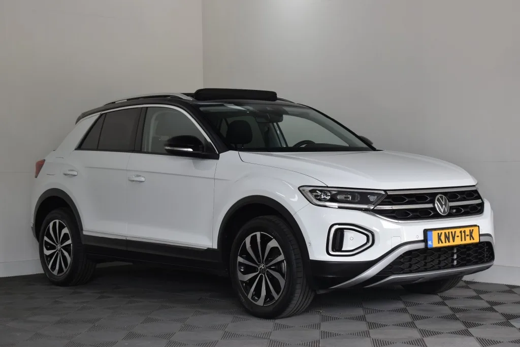 Volkswagen T-Roc (2023) — foto 1
