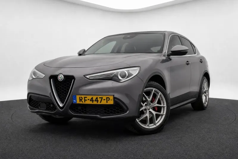 Alfa Romeo Stelvio (2017)