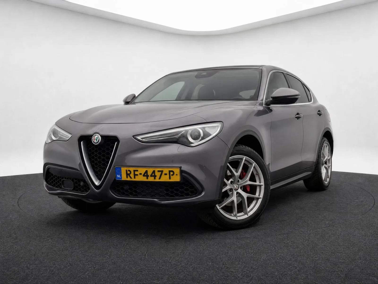 Alfa Romeo Stelvio (2017) — foto 1