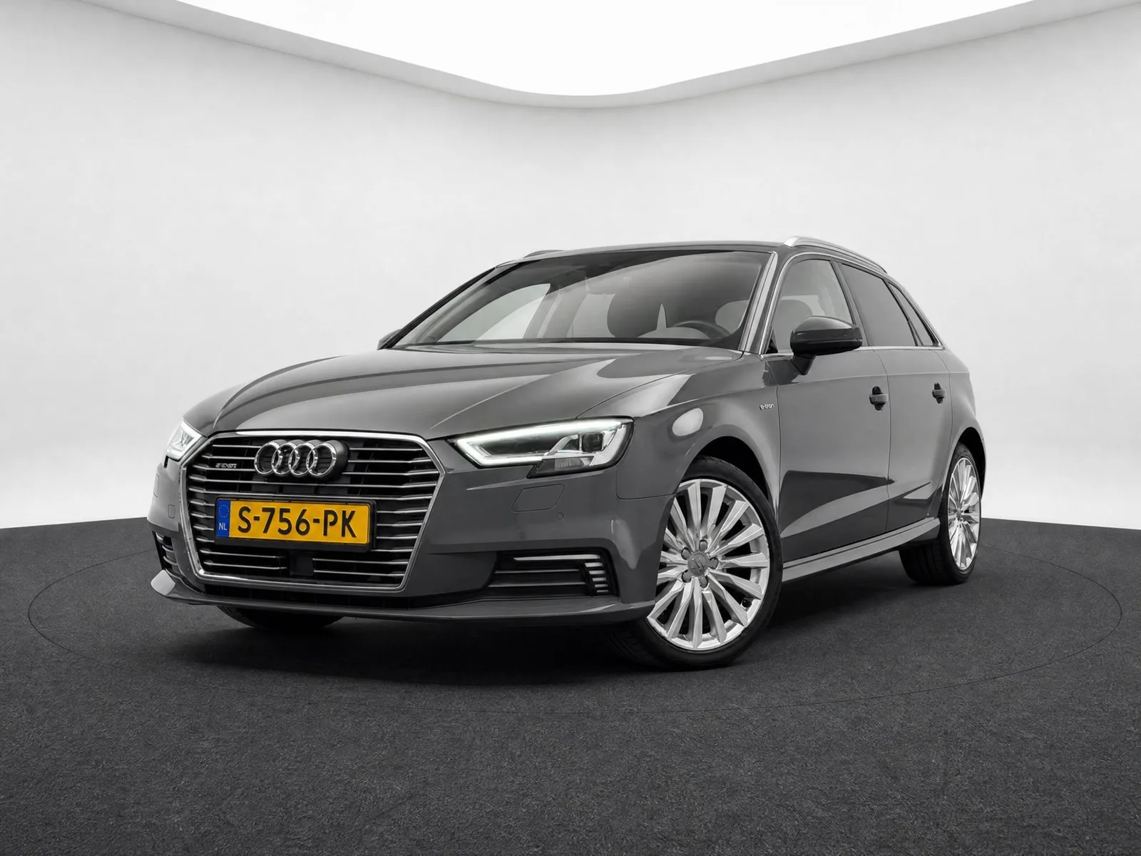 Audi A3 (2018) — foto 1