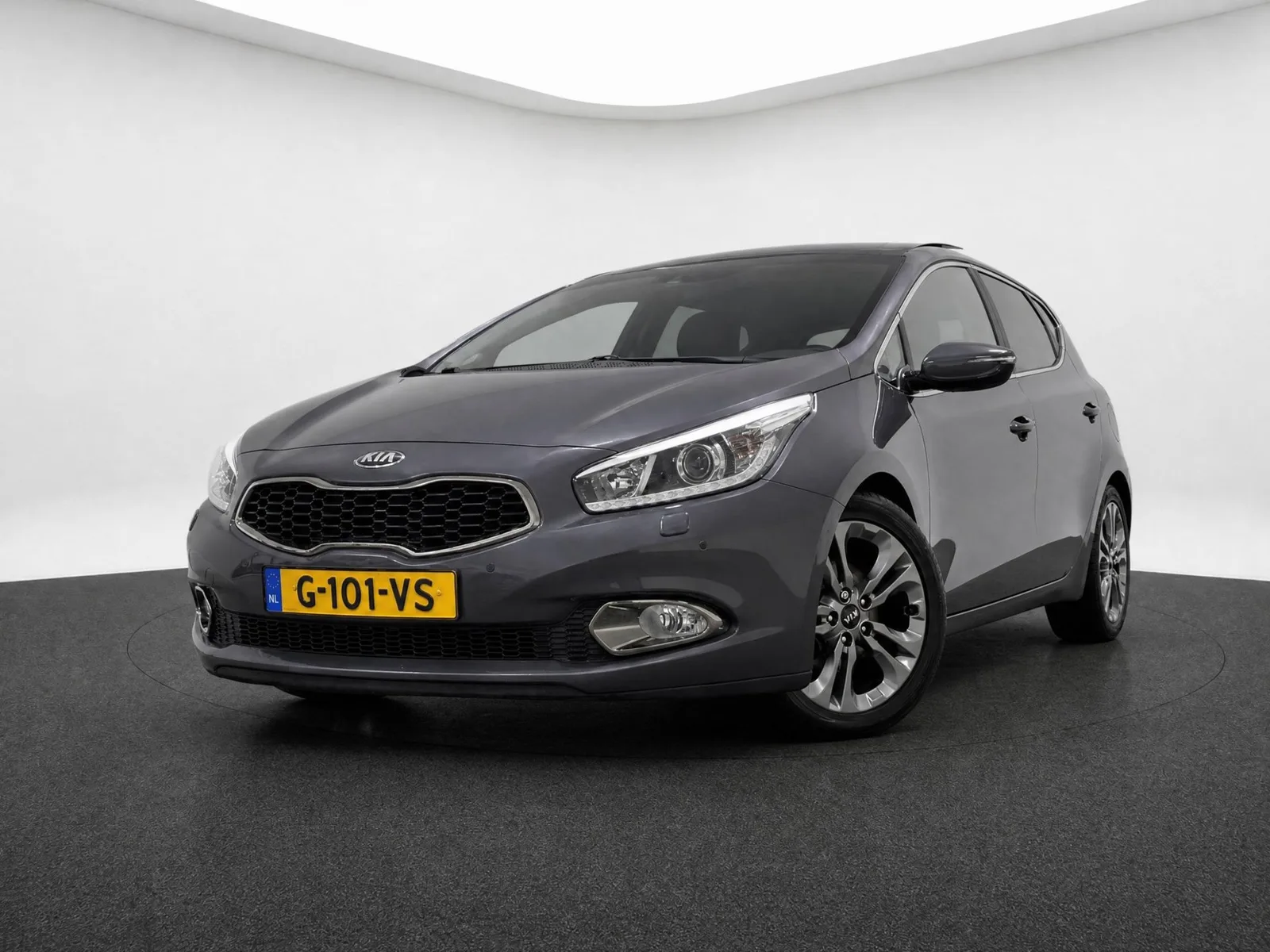 Kia Cee'd (2012) — foto 1