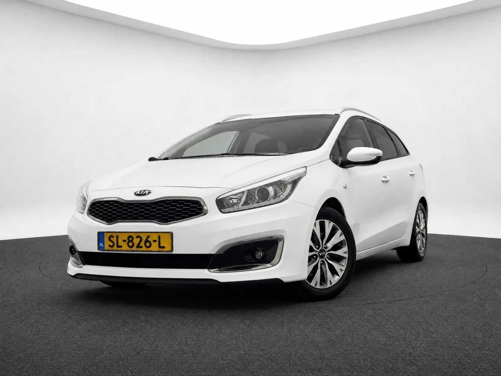 Kia Cee'd (2018) — foto 1