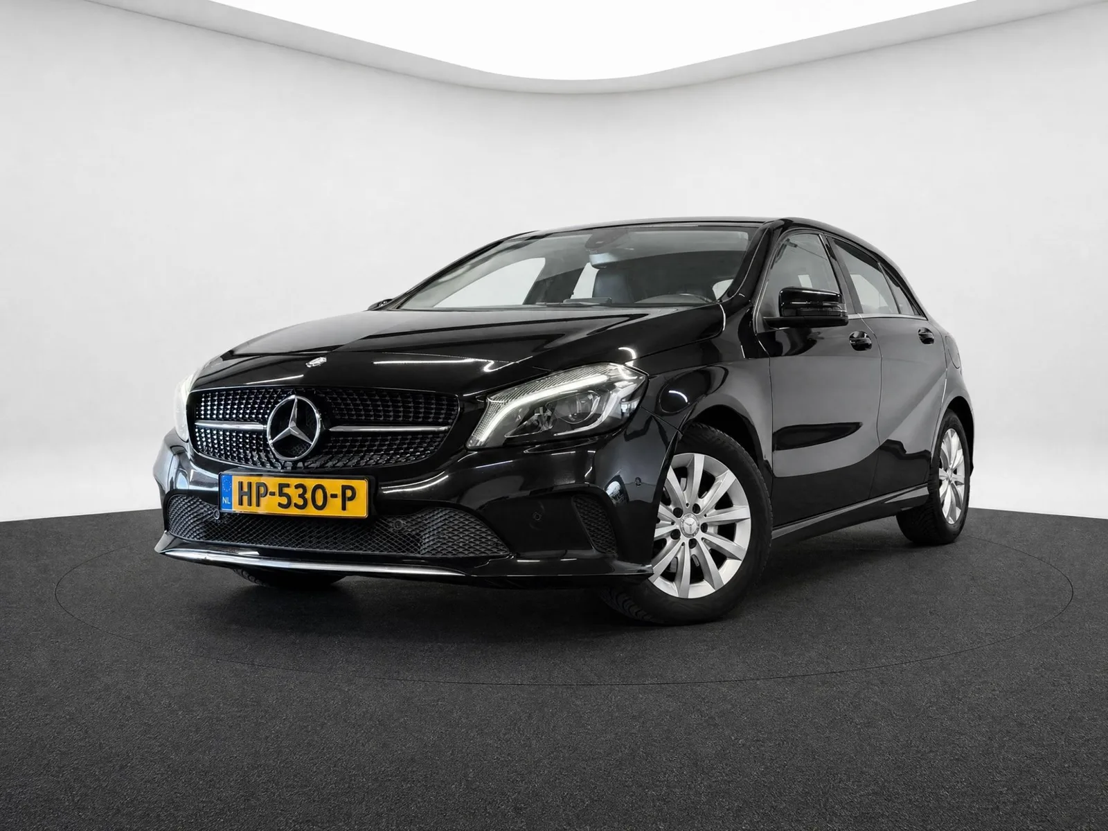 Mercedes-Benz A-Klasse (2016) — foto 1
